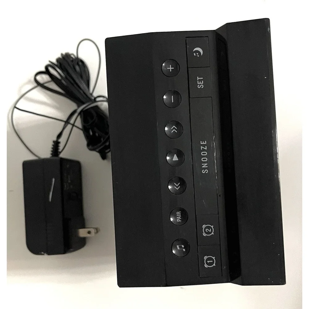 Soundfreaq Sound Rise SFQ-08 Wood Effect Bluetooth Speaker FM Radio Clock